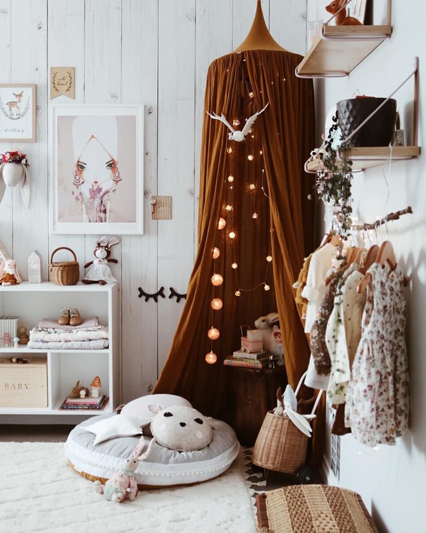 Delicadeza e Sonho: Decoração de Quarto Infantil com Dossel e Tule - ideia