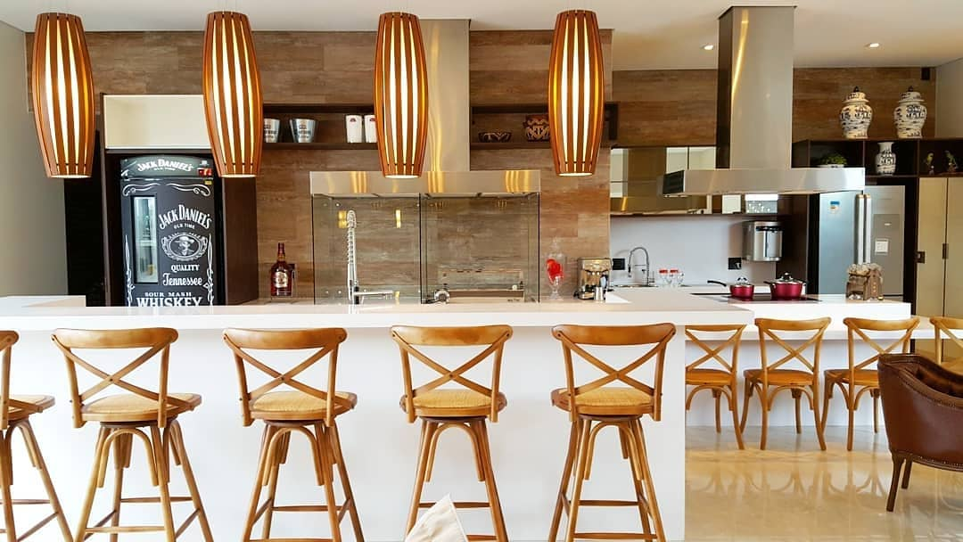 Varanda Gourmet com Balcão Bar: Perfeita para Receber Amigos - inspiração