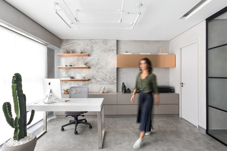 Minimalismo Urbano: A Elegância do Cimento Queimado e Aço Inoxidável - detalhe