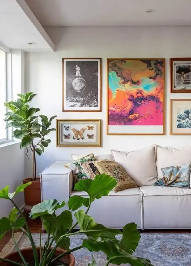 Paredes com quadros e plantas: a natureza dentro de casa! - detalhe