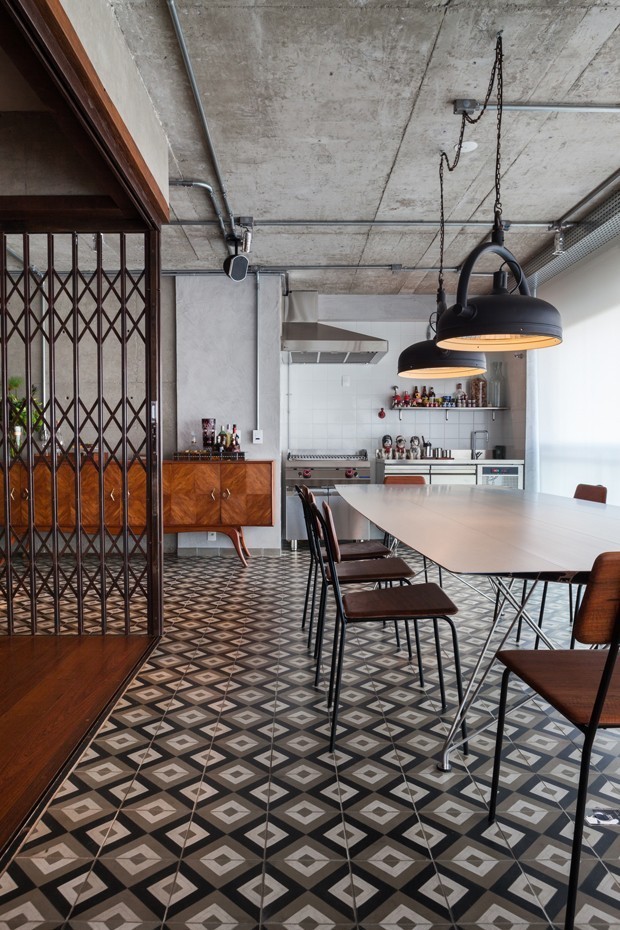 Com Cimento Queimado e Toque Minimalista: Elegância Urbana - ideia