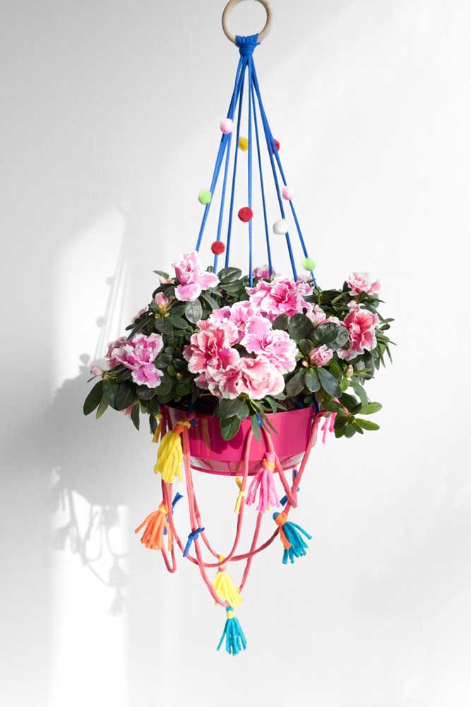 Cíclames Pendentes em Macramê: Um Toque Boêmio e Delicado - ideia