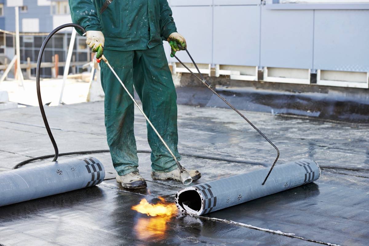 Com Manta Asfáltica Aparente: Estilo Industrial e Proteção Máxima - inspiração