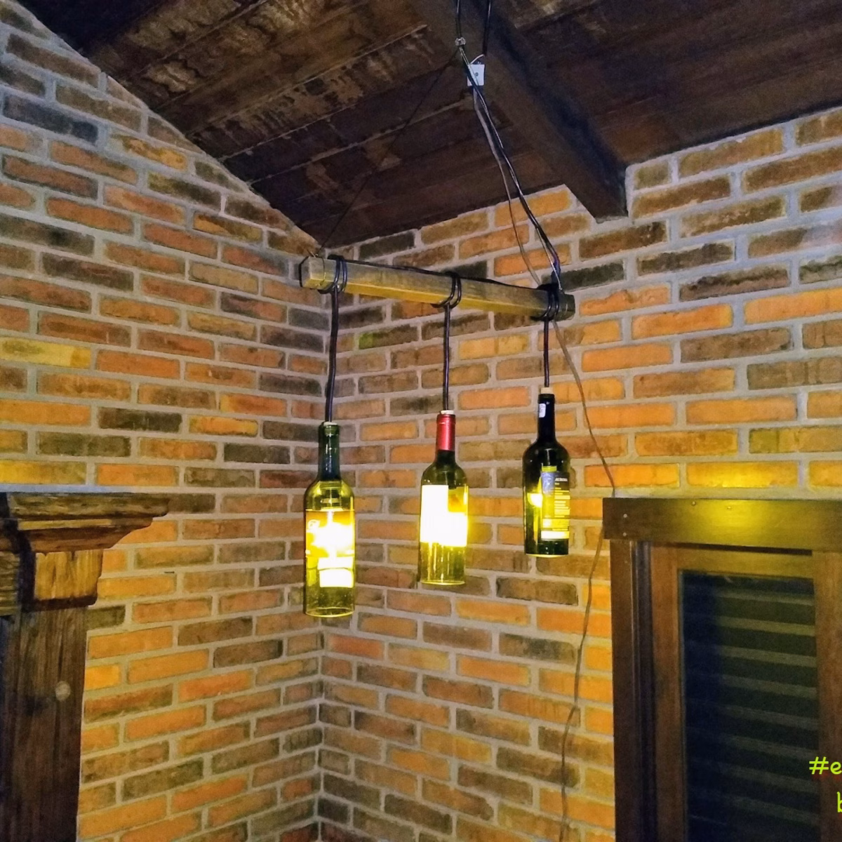 Luminária Pendente com Garrafas de Vidro: Sustentabilidade Charmosa - ideia