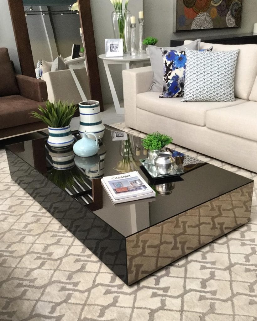 Mesa de Centro Espelhada: Um Toque de Glamour e Amplitude - ideia
