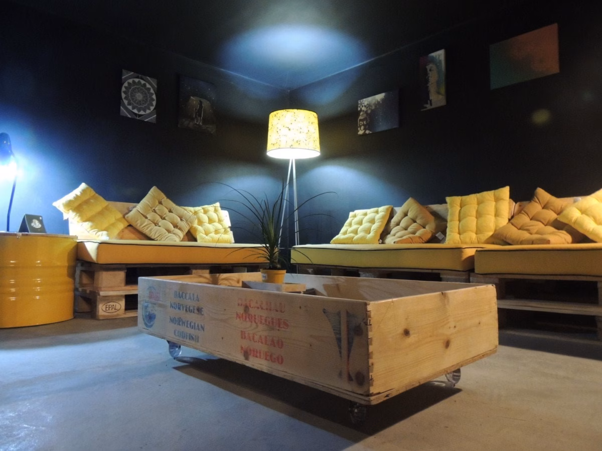 Puff Pallet Repaginado: Sustentabilidade com Design Industrial - ideia