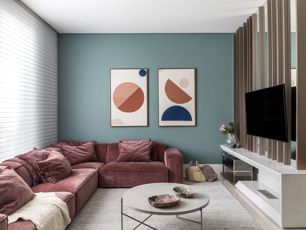 Sofá Rosa Millennial em Veludo: Elegância e Delicadeza em Cada Detalhe - detalhe