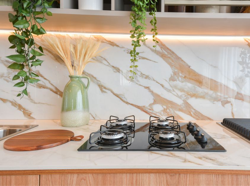 Bancada de Cozinha com Cuba Esculpida: Integração Perfeita e Design Exclusivo - detalhe