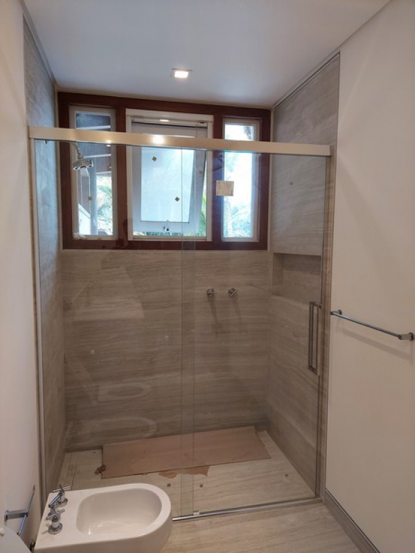 Box Espelhado para Ampliar o Espaço e Adicionar Glamour - ideia