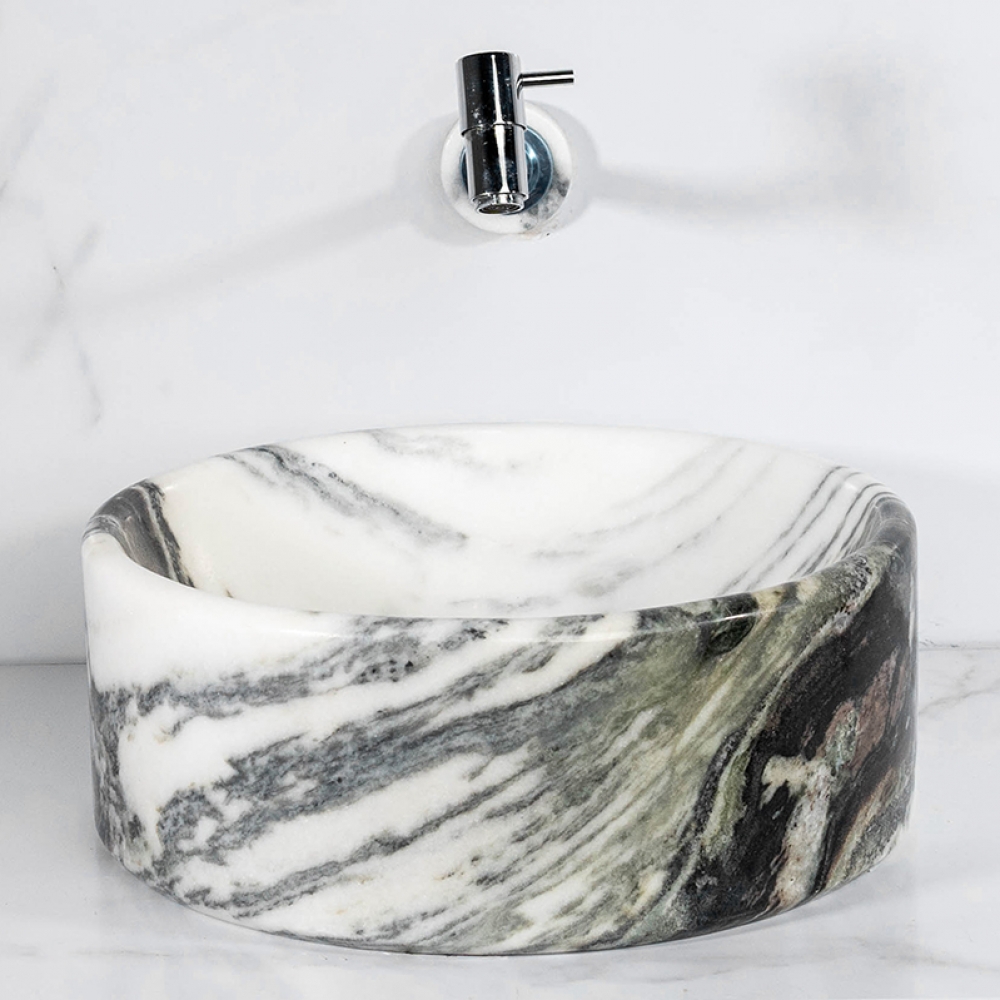 Contraste Sofisticado: Cuba Branca com Veios Pretos Dramáticos - inspiração