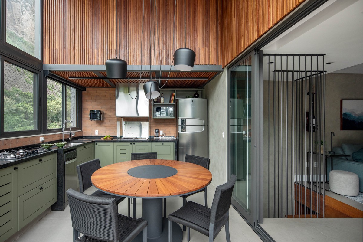 Frescor e Delicadeza: Verde Menta e Branco Off-White para um Quarto dos Sonhos - inspiração