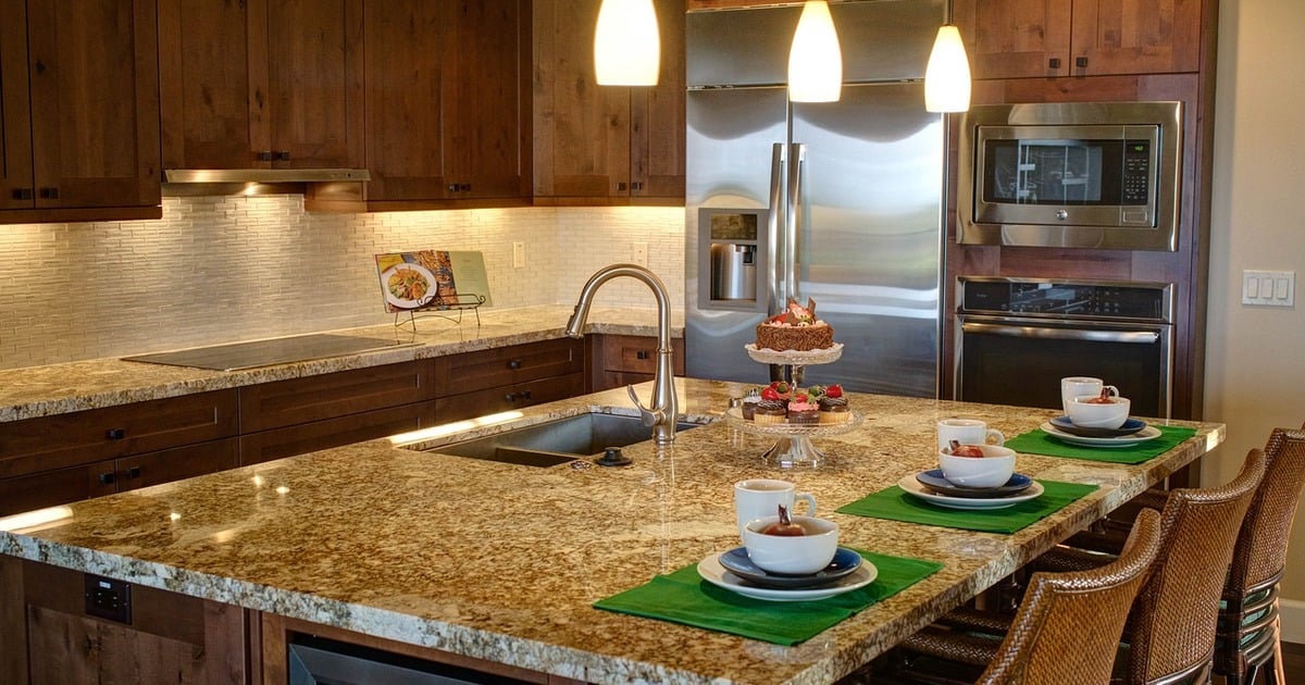 Ilhas com Acabamento em Laca Colorida: Doses de Alegria e Personalidade na Cozinha - inspiração