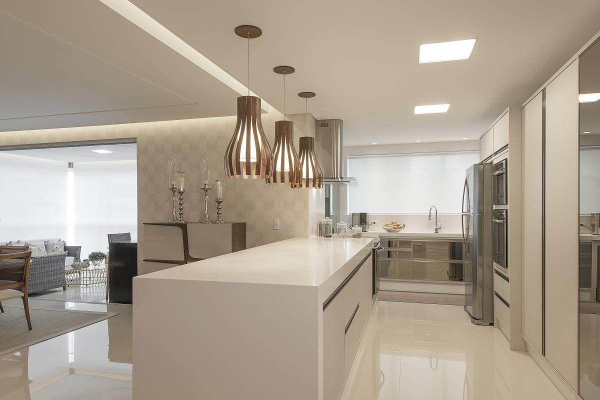 Minimalista com Iluminação LED: Moderna e Funcional - ideia