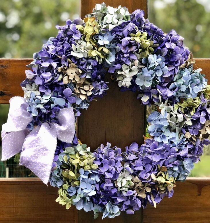 Com Guirlandas de Flores Naturais: Um Toque Romântico e Delicado - inspiração