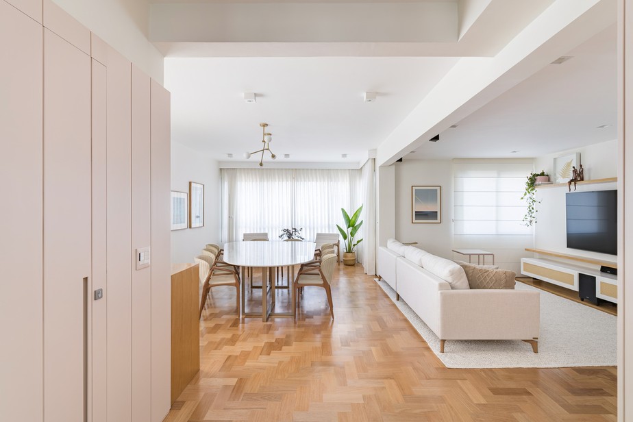 Minimalismo Escandinavo: A Clareza do Branco e a Aconchego da Madeira Clara - inspiração