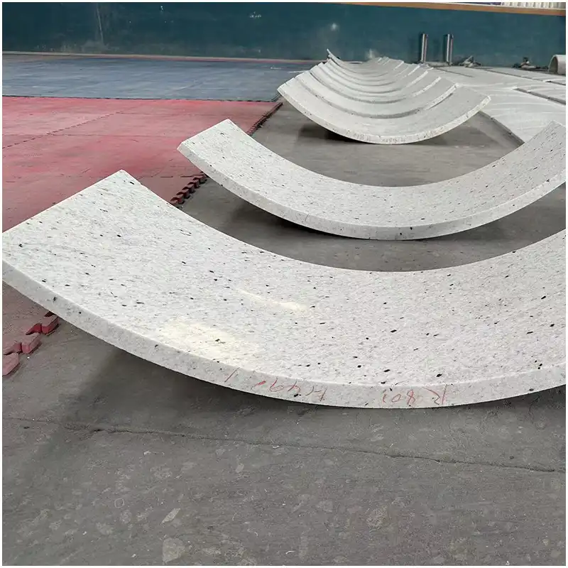 Mesa de Jantar com Tampo em Granito Branco e Base de Design Contemporâneo - ideia