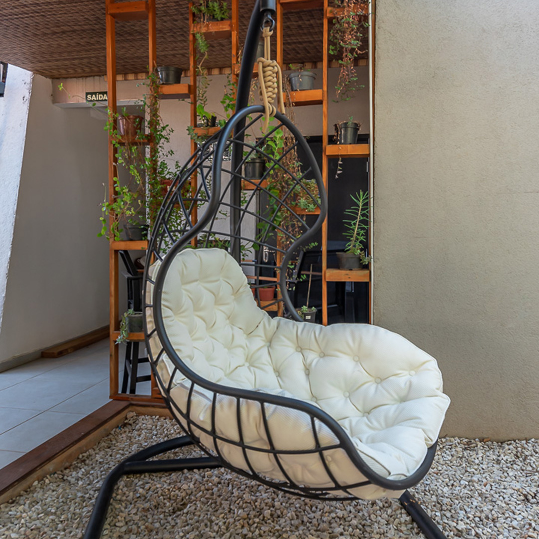 Poltrona Suspensa: Balanço Delicado para Relaxar e Decorar - detalhe