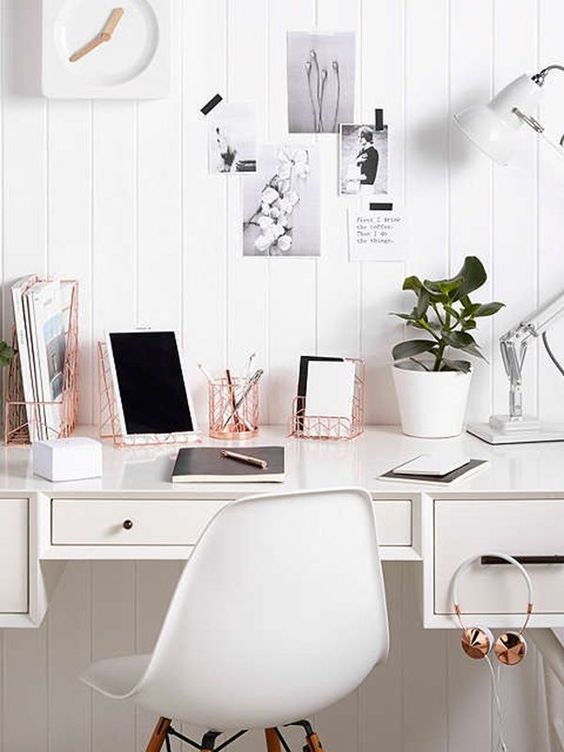 Cantinho de Trabalho Delicado com Toques Rosé Gold - ideia