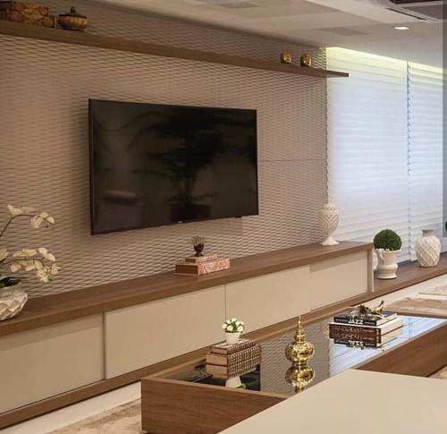 Minimalismo Radiante: Sala de TV Decorada com Cores Claras e Design Clean - inspiração