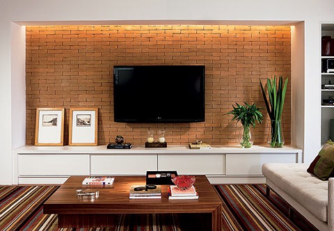 Parede de tijolinho aparente: Rusticidade e charme industrial na sua sala - inspiração