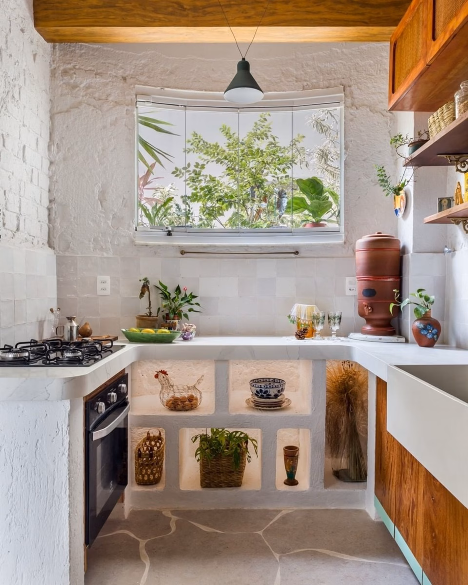 Cozinha Rústica com Texturas Naturais e Utensílios à Vista - detalhe