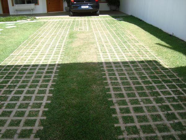 Concregrama com Iluminação Embutida: Destaque e Segurança para a Noite - detalhe