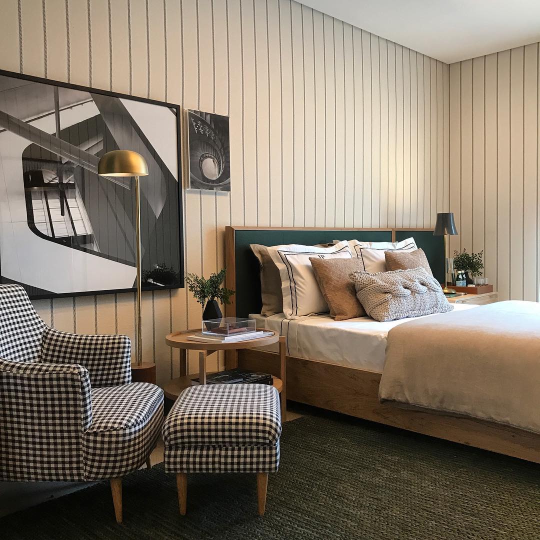 Quarto Moderno com Iluminação LED e Detalhes em Preto - ideia