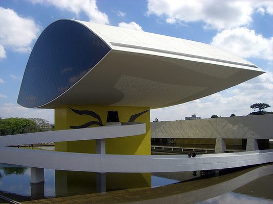 Concreto Aparente: A Textura Brutalista em Espaços Contemporâneos - detalhe