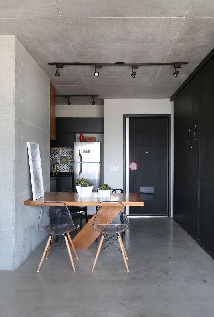 Minimalismo Elegante: Cimento Queimado Cinza Claro com Detalhes em Preto - inspiração