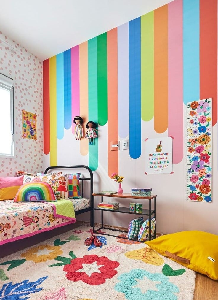 Alegria e Cor: Quarto Infantil Vibrante com Móveis Multifuncionais - inspiração