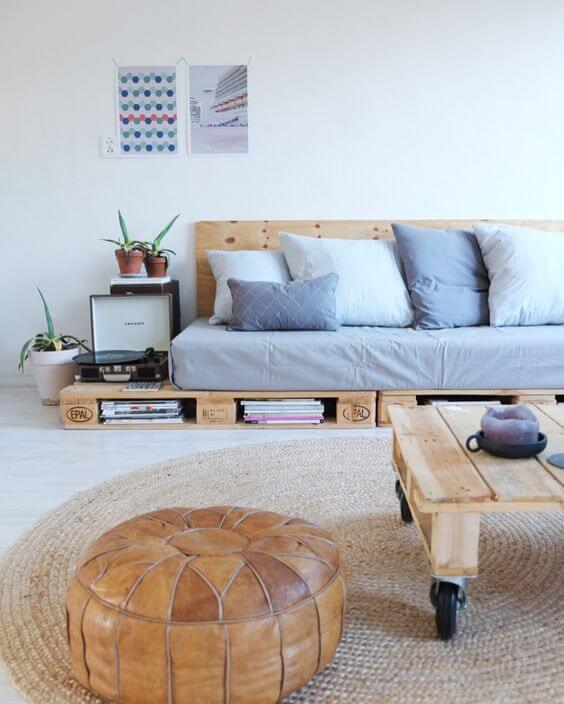 Cantinho Relaxante com Pallets e Almofadas Coloridas - ideia