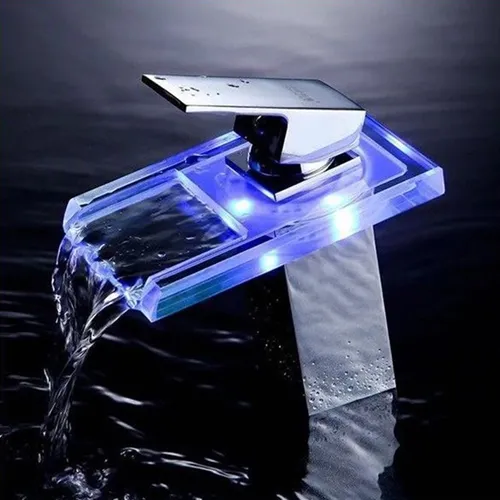 Torneira com Iluminação LED: Tecnologia e Cores Vibrantes - detalhe