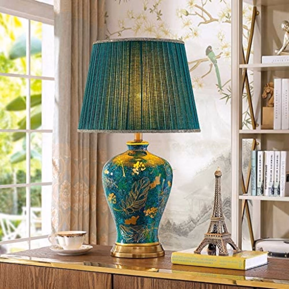 Abajur com Base de Cerâmica Pintada à Mão: Exclusividade e Cor - detalhe