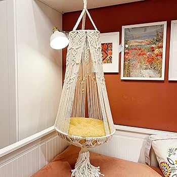 Cama Suspensa Macramê: Toque Boho e Aconchegante - ideia