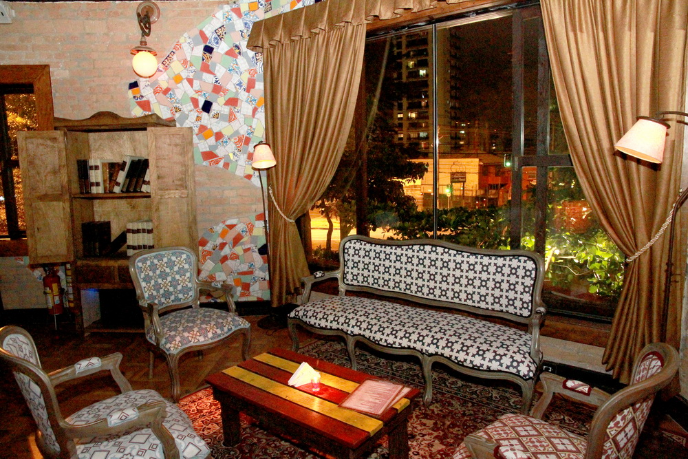 Reuso Chic: Decoração Criativa com Móveis Restaurados - inspiração