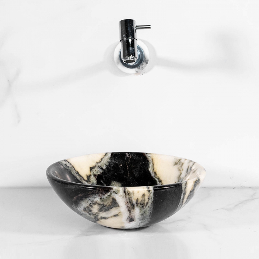 Contraste Sofisticado: Cuba Branca com Veios Pretos Dramáticos - ideia