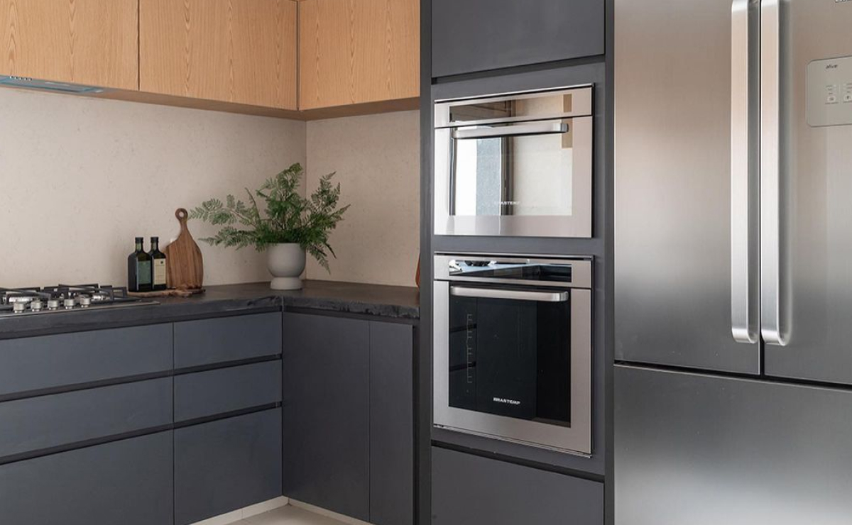 Cozinha Americana com Torre Quente e Nichos Decorativos - detalhe