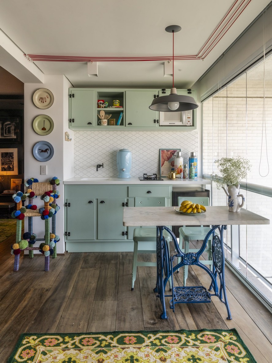 Colorida com Eletrodomésticos Vintage: Alegria e Originalidade - detalhe