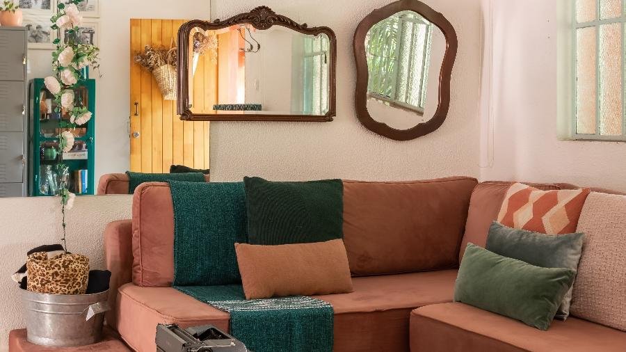 Moldura Esculpida Vintage: Um Toque de História e Glamour - detalhe