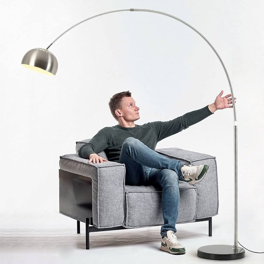 Elegância e Modernidade com Luminárias de Piso Articuladas - ideia