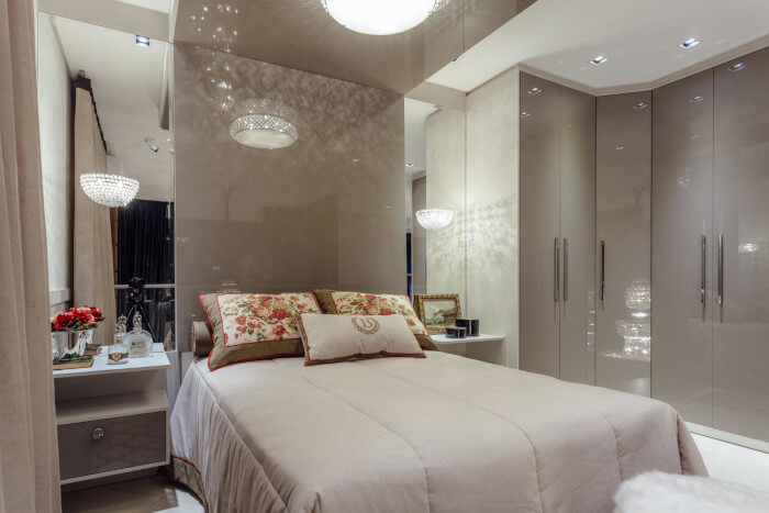 Quartos Planejados com Espelhos Amplos: Sensação de Amplitude e Sofisticação - detalhe