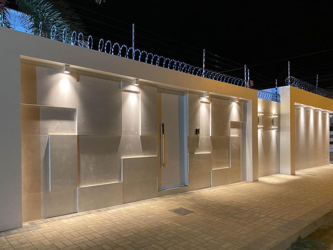 Muro Off-White com Textura Aveludada: Suavidade e Requinte - detalhe