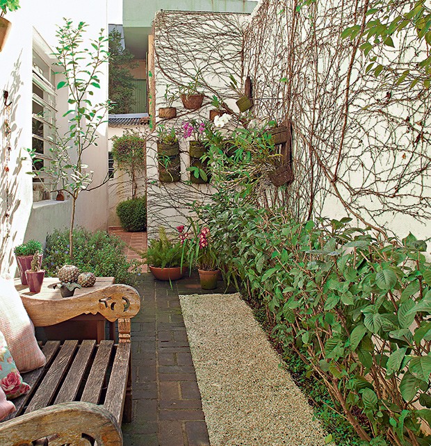 Canteiros Delimitados com Bordas de Tijolos à Vista - ideia