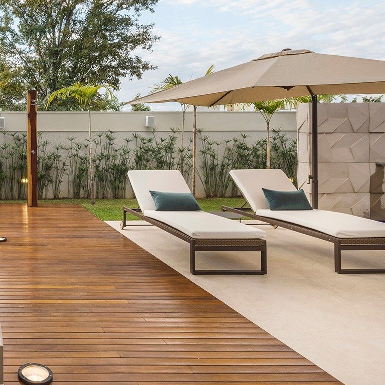 Conexão com a Natureza: Deck de Madeira Ecológica para Varandas e Jardins - detalhe