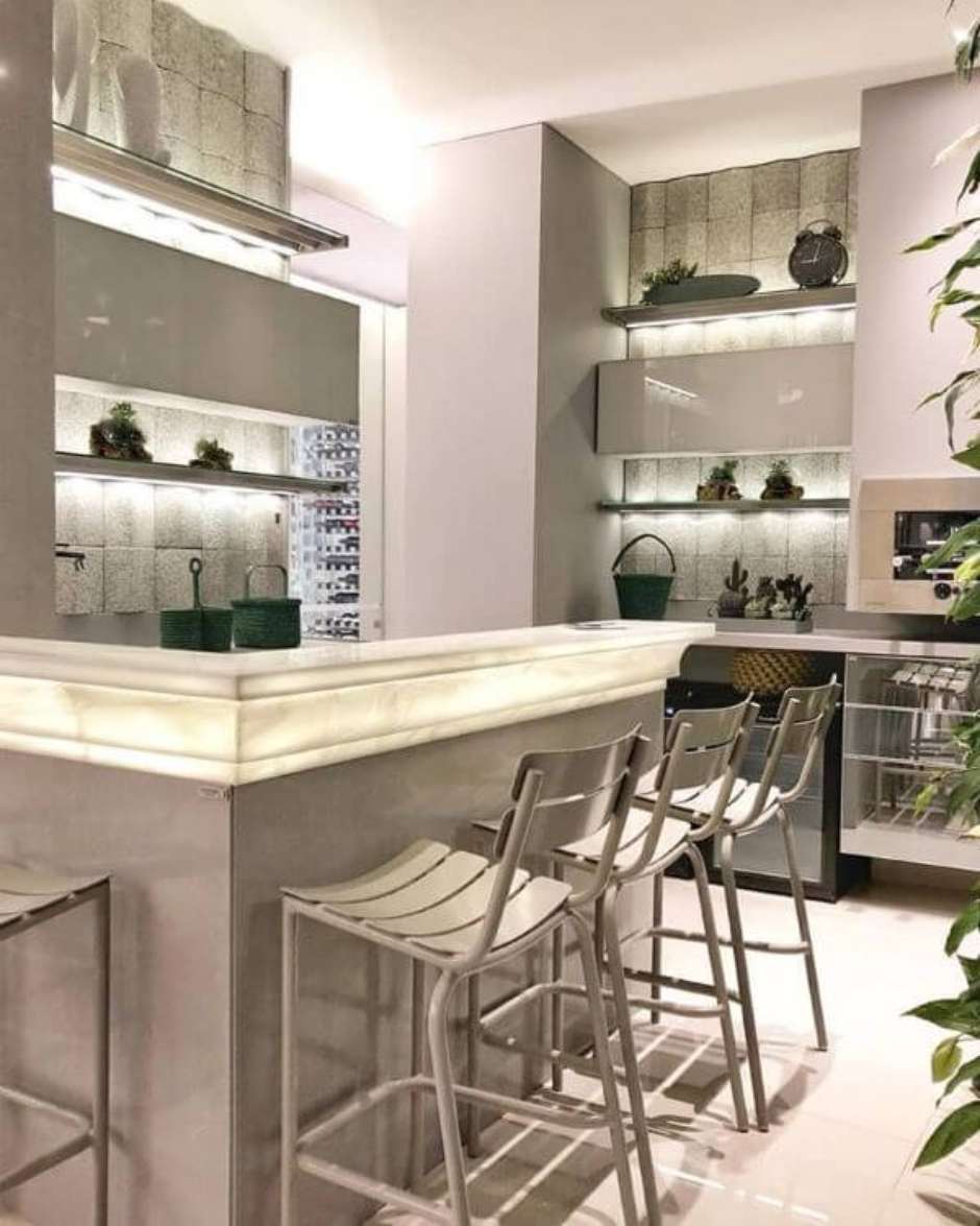 Prateleiras com Iluminação LED Embutida: Destaque Seus Utensílios Favoritos - detalhe