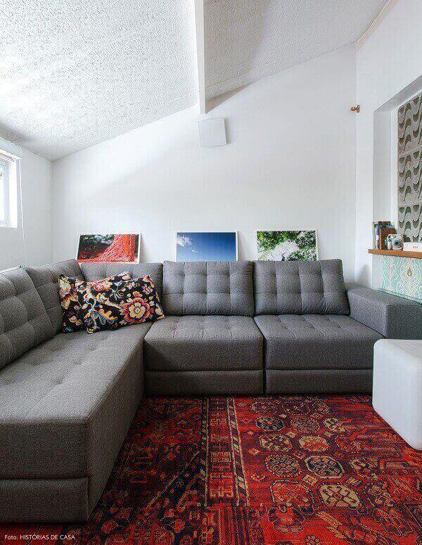 Elegância Clássica: Tapete Persa Autêntico em Sala de Estar Sofisticada - ideia