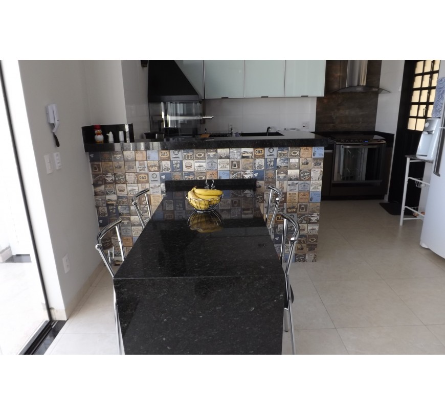 Com Suporte para Utensílios e Plantas Aromáticas: Praticidade Sustentável - ideia