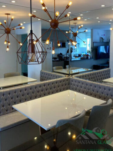 Canto Alemão Iluminado com Fita de LED Embutida e Espelho na Parede - detalhe