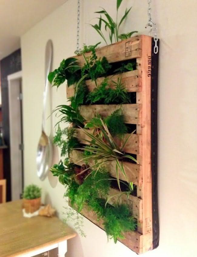 Horta Vertical Suspensa em Macramê: Estilo Boho e Sabores Caseiros - ideia