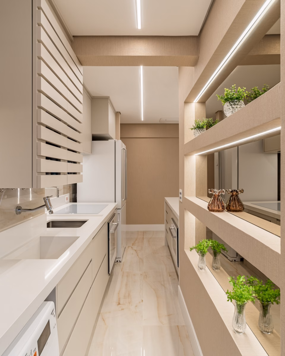 Cozinha Corredor Integrada à Lavanderia com Divisórias Criativas - detalhe